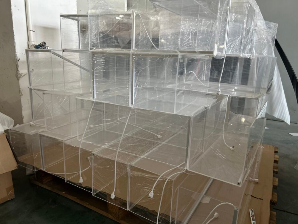 Anti-static clear equipment window