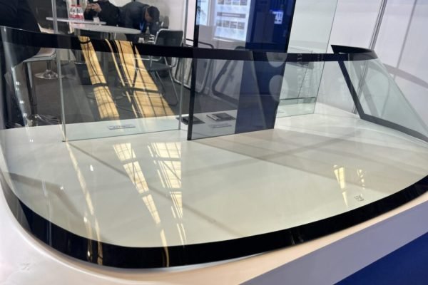 Yacht windshield