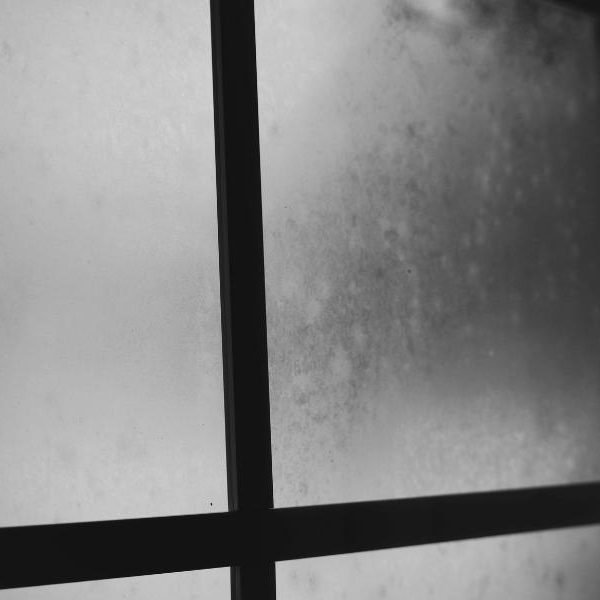 why fogging appears on the shield